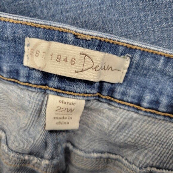 Cato Est 1946 Womens 22W Plus Size Jeans Medium Wash Distressed Straight SL63E - Picture 7 of 9